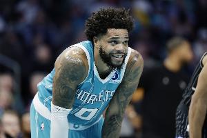 美记：黄蜂积极兜售迈尔斯·布里奇斯 希望围绕克尼佩尔&米勒建队