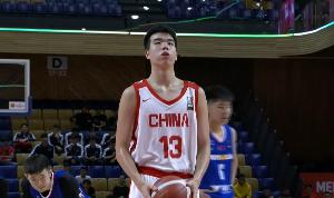 U17男篮半场领先19分！媒体人：延续火力打立陶宛加拿大也有机会