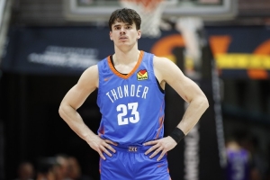 薪资专家：雷霆向布鲁克斯·巴恩海泽提供双向资质报价