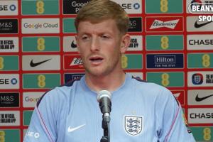 皮克福德：从小就看梅西踢球，能和他交手很棒；我们不能只盯着他